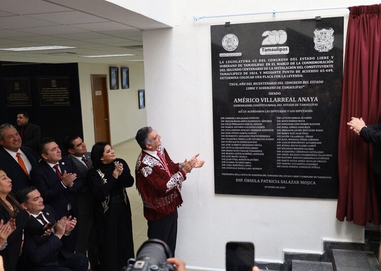 Devela-gobernador-placa-conmemorativa-del-Bicentenario-del-Congreso-de-Tamaulipas-1-750x533