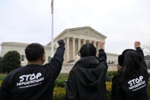 activistas-promigrantes-frente-a-la-casa-blanca