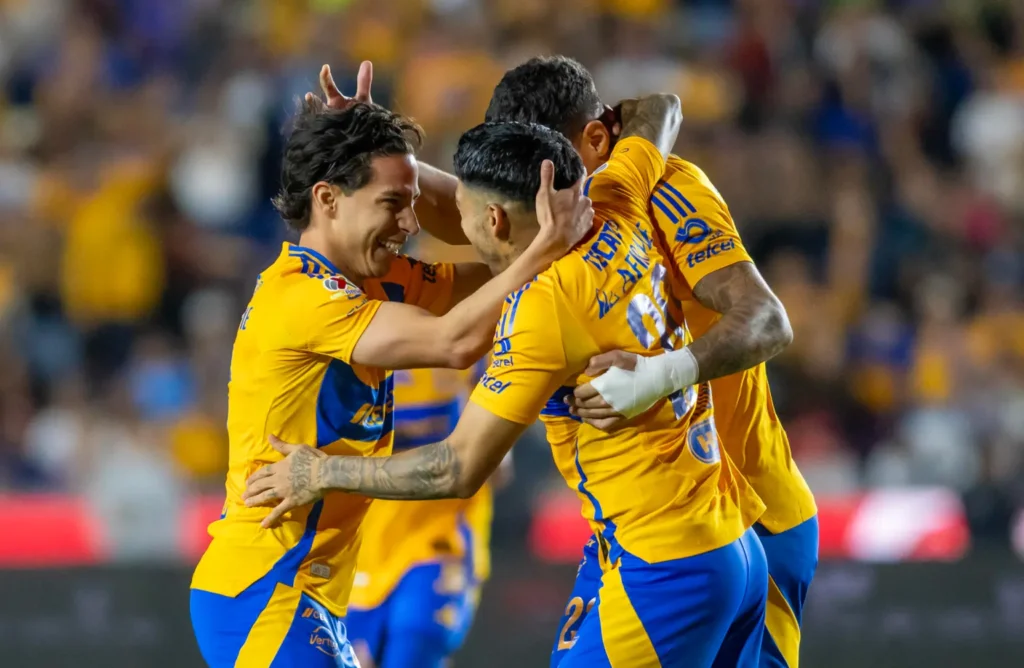 diego-lainez-tigres-uanl