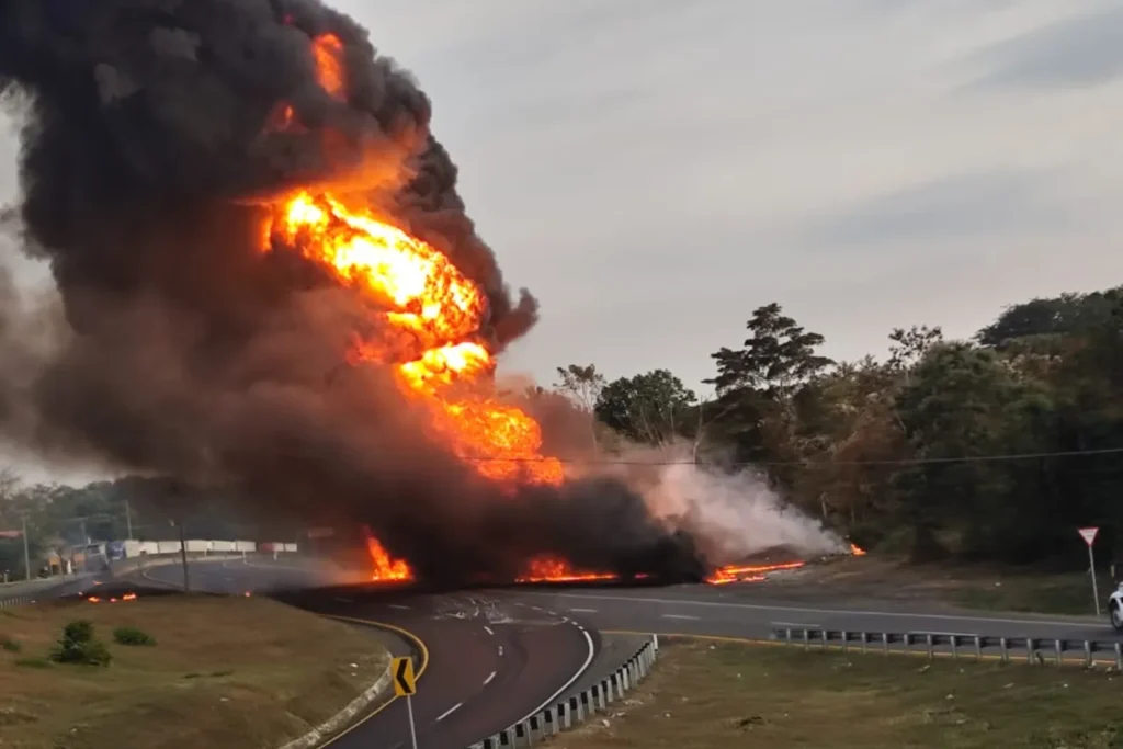 explosion-pipa-carretera-huixtla-tapachula-chiapas