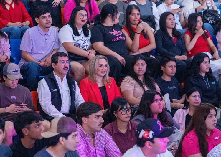 Estudiantes-de-la-UAT-disfrutan-del-tributo-musical-Broken-Heart-Club-1-750x533