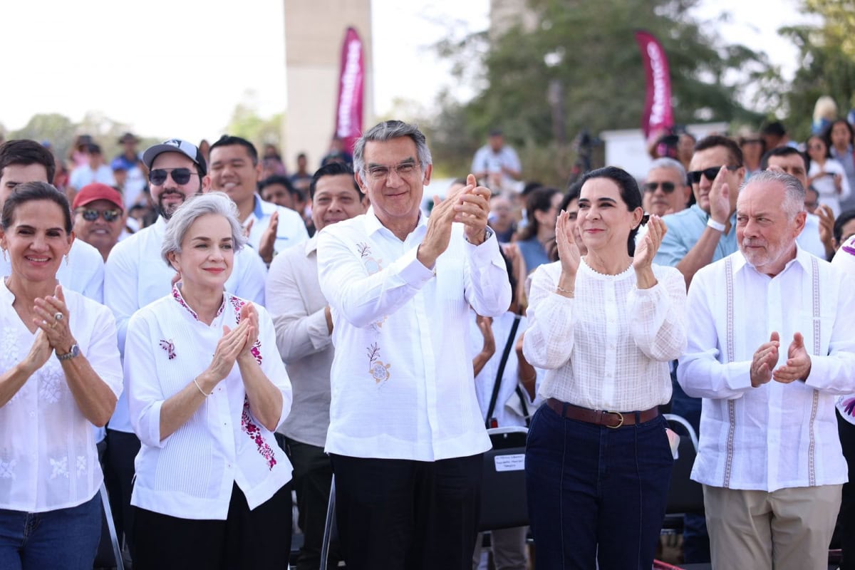 DIF-026-2026.-Americo-y-Maria-de-Villarreal-reconocen-la-historia-y-el-trabajo-de-las-despicadoras-de-Tamaulipas-5-850x500